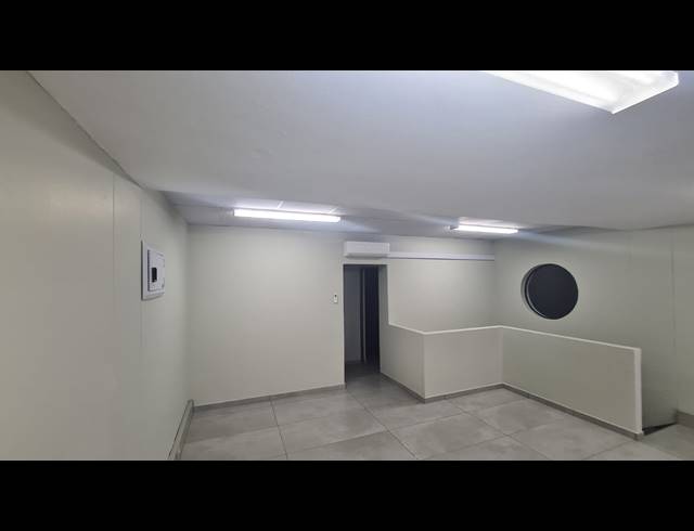 164M² WAREHOUSE TO LET IN RIVERHORSE VALLEY